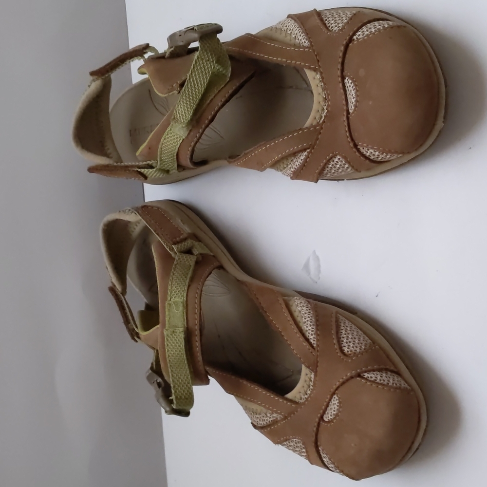 Merrell brown/tan slingback performance sandals-sz 7
